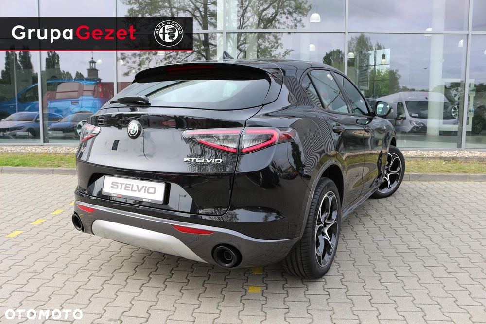 Alfa Romeo Stelvio - 4
