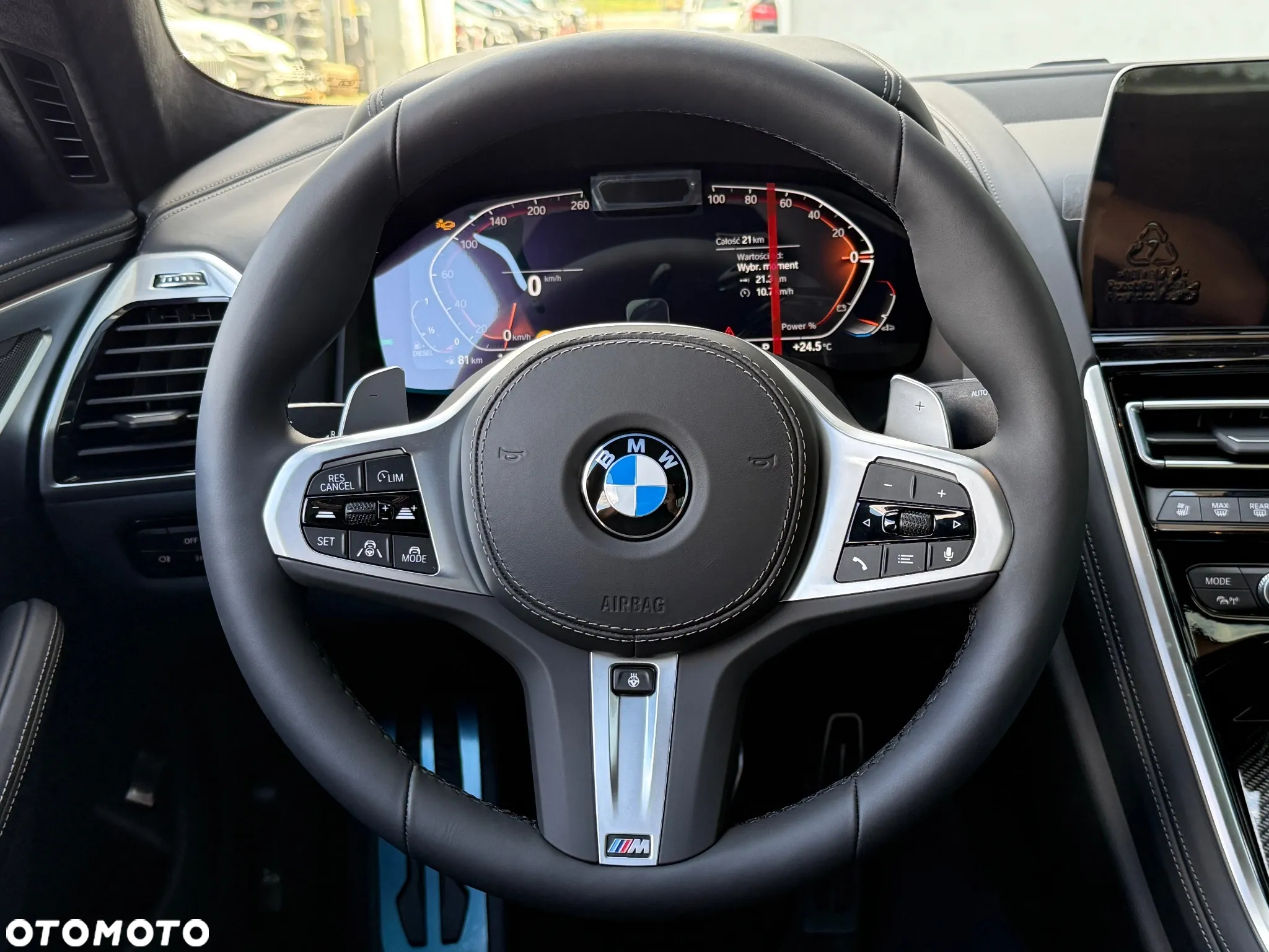 BMW Seria 8 - 24