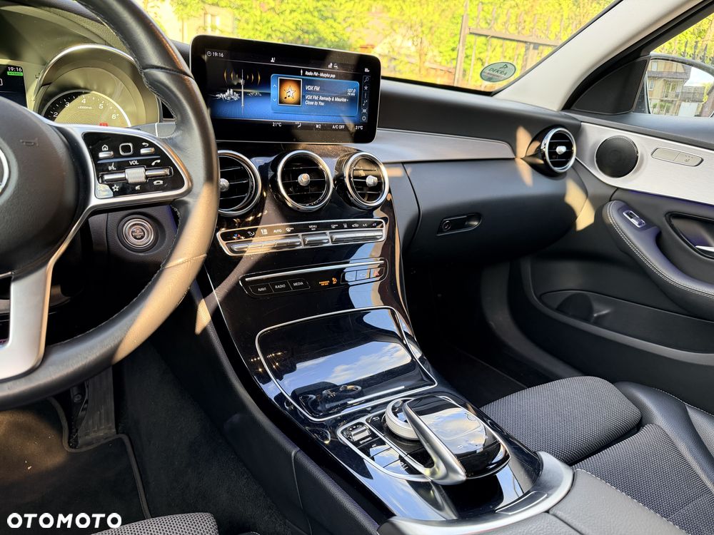 Mercedes-Benz Klasa C 300 e 9G-TRONIC - 11