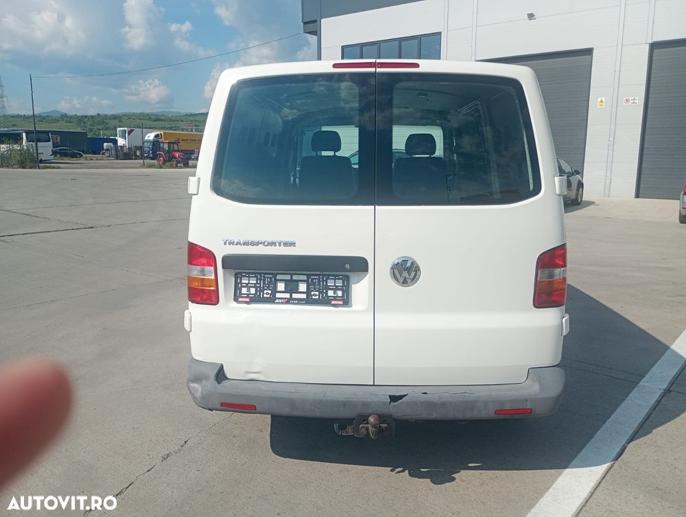 Volkswagen Transporter T5 1.9 TDi - 11