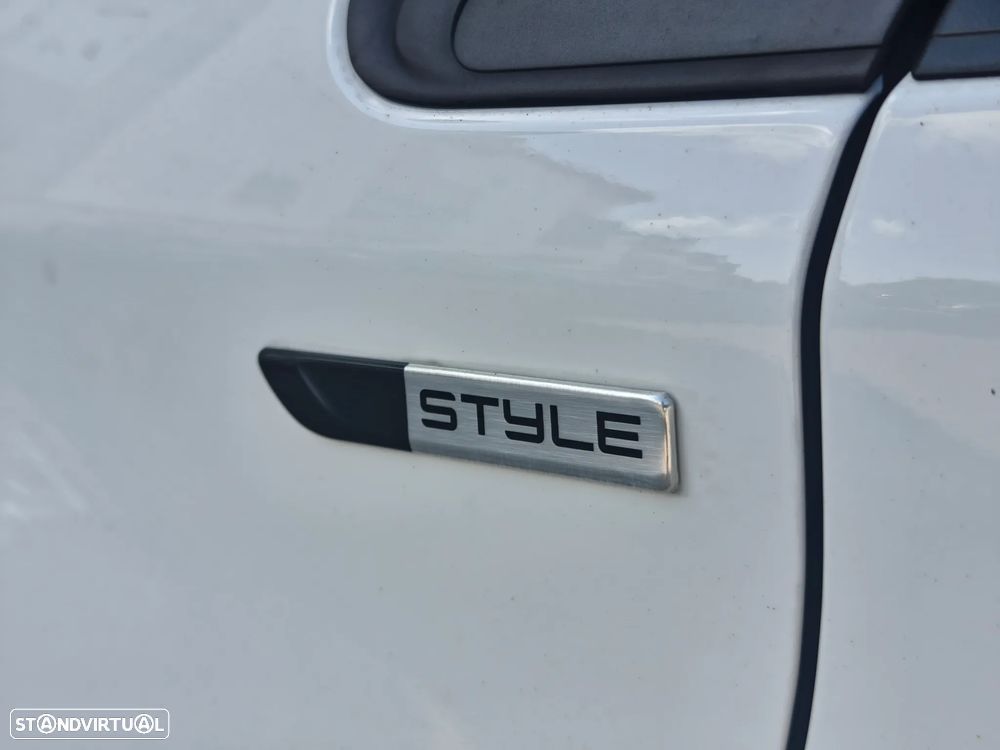 Peugeot 2008 1.2 PureTech Style - 11