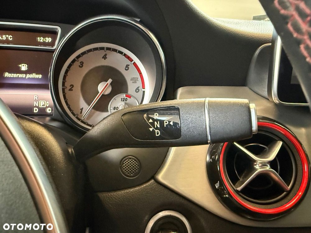 Mercedes-Benz CLA - 27