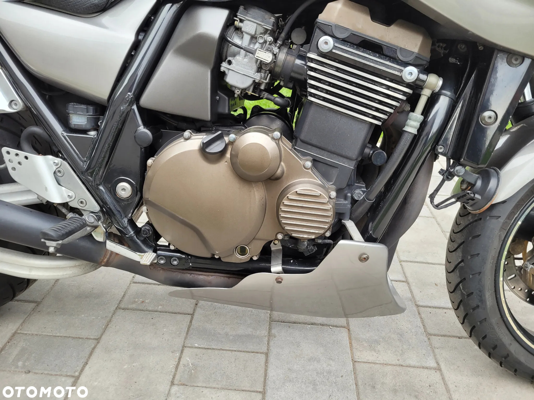 Kawasaki ZRX - 24
