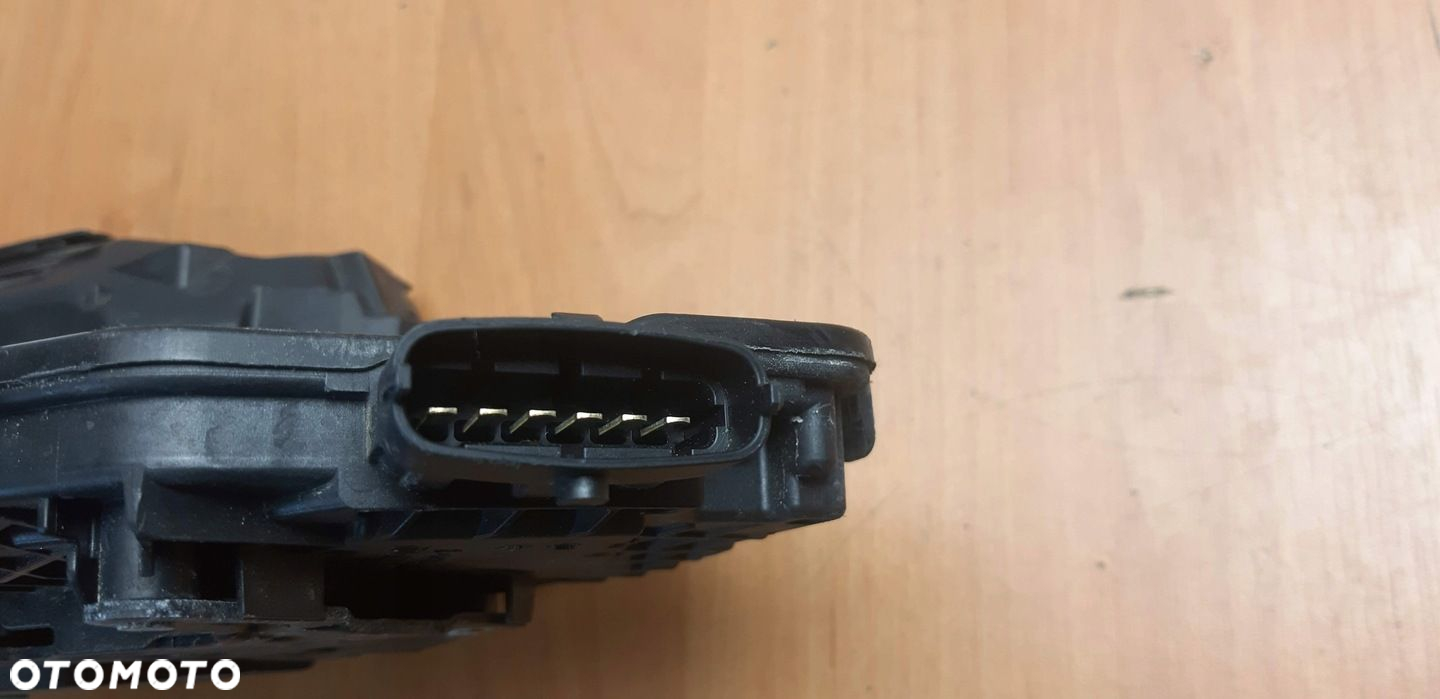 Jaguar XF X260 zamek drzwi lewy tył 6PIN  8PIN - 4