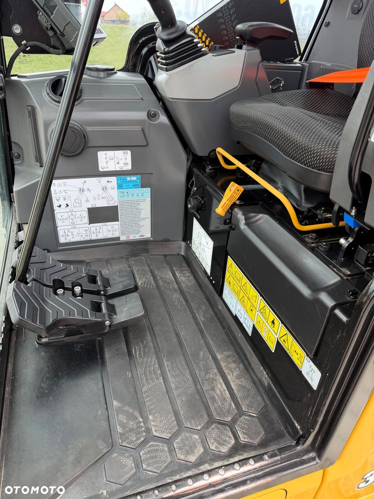 Caterpillar 301.8 - 17