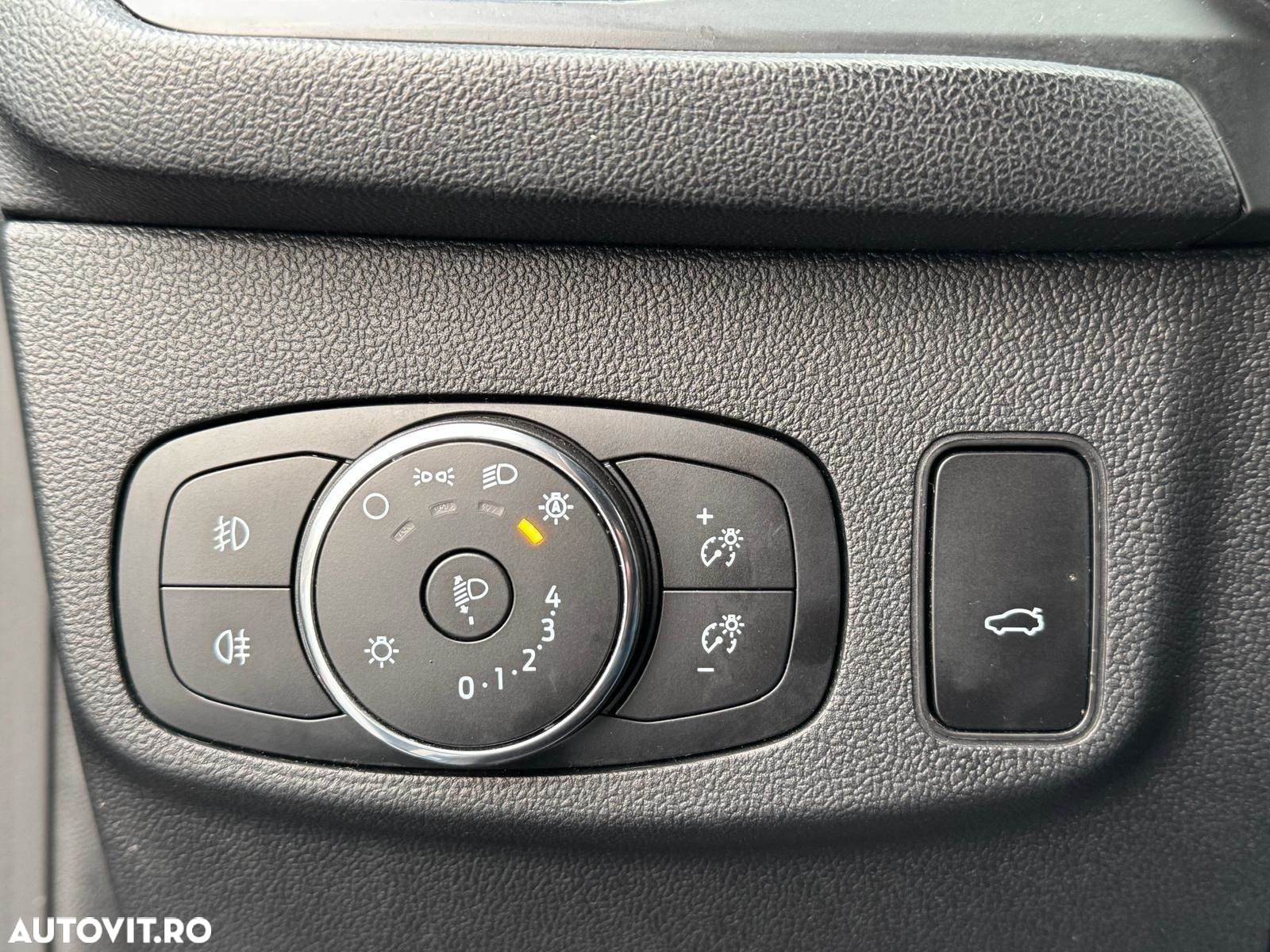Ford Focus - 11
