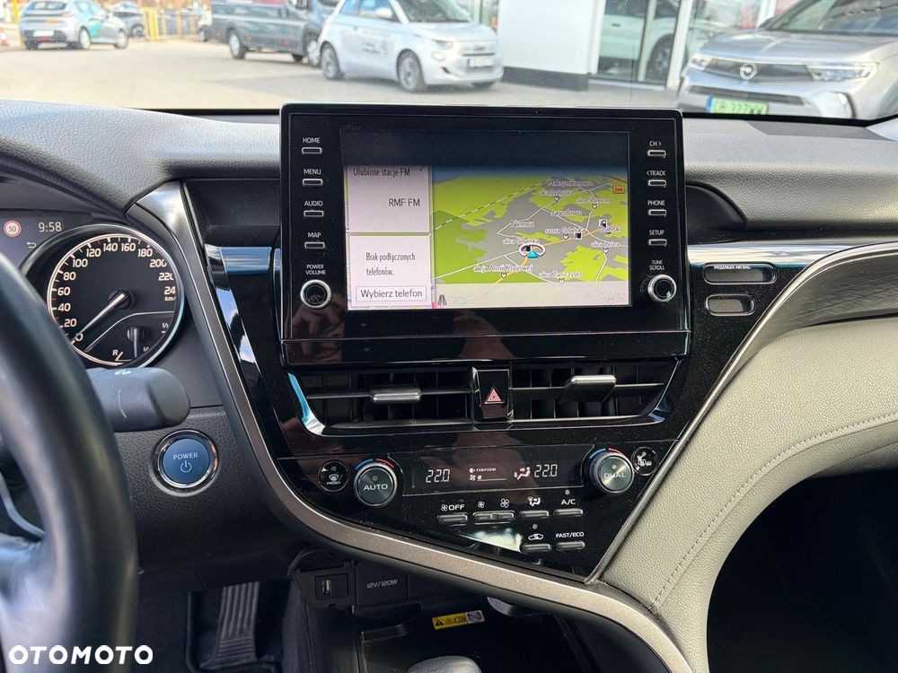 Toyota Camry 2.5 Hybrid Executive CVT - 9