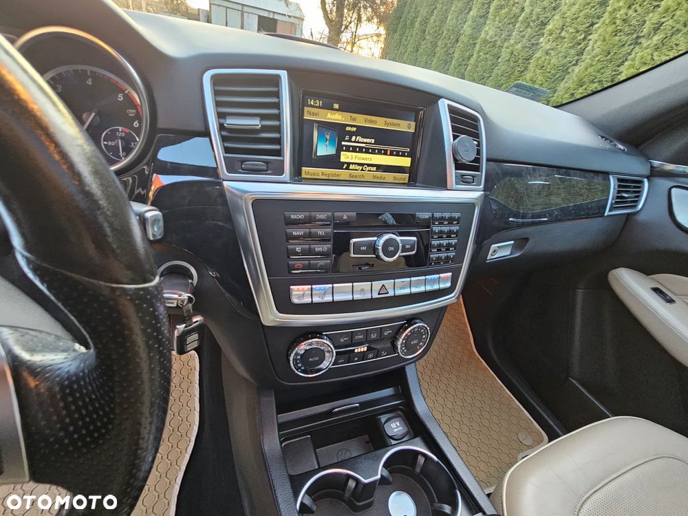 Mercedes-Benz ML - 12