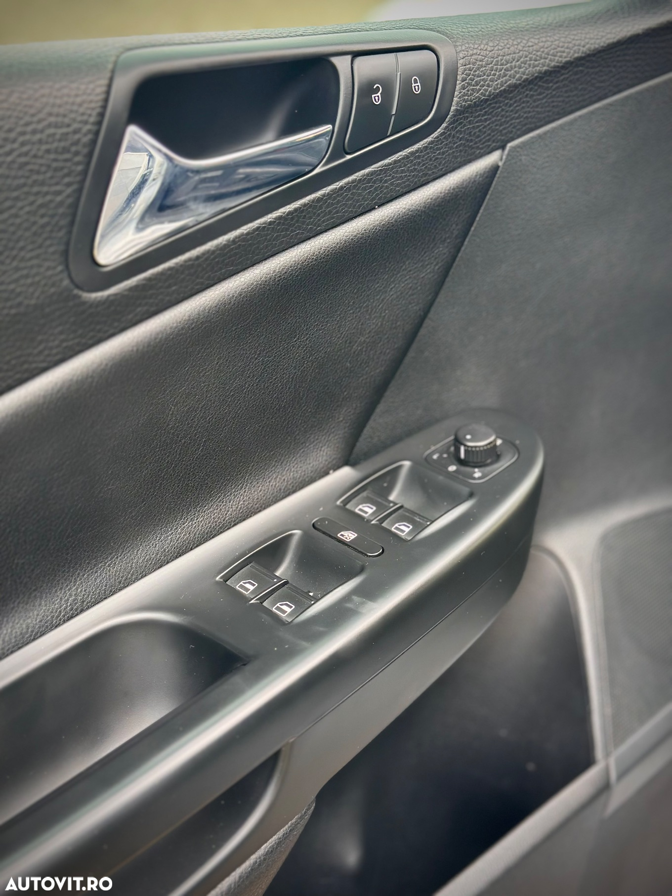 Volkswagen Passat Variant 2.0 TDI BlueMotion Technology Highline - 8