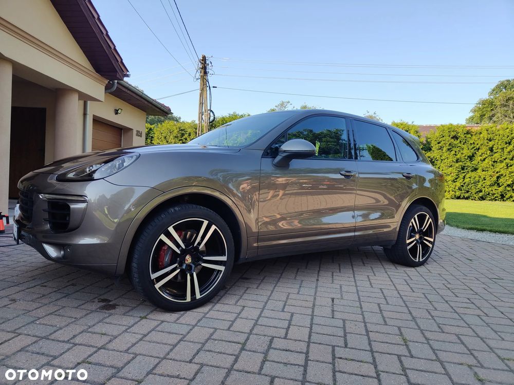 Porsche Cayenne Platinum Edition - 1