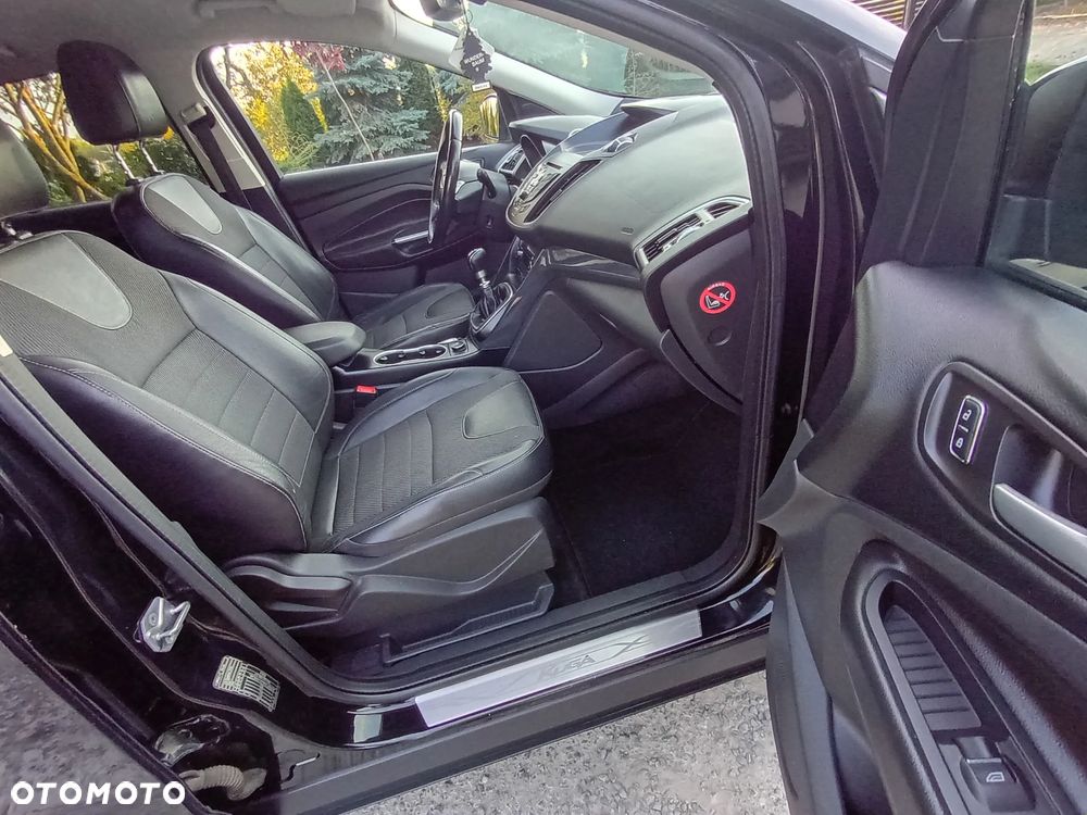 Ford Kuga 2.0 TDCi 2x4 Titanium - 38