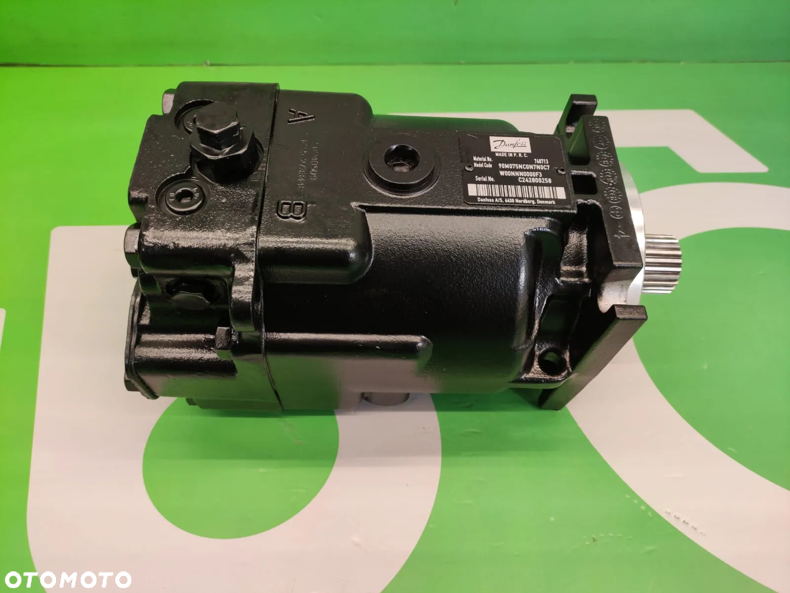 Silnik jazdy 90M075 Sauer Danfoss 768713 New Holland TC - 9