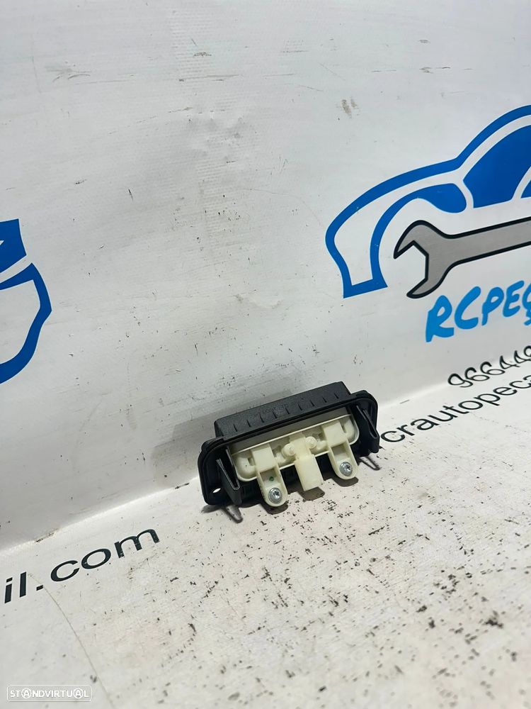 .Puxador Mala Elétrico Mercedes-Benz Classe C W204 A2047500293 2007 - 2014 - 6