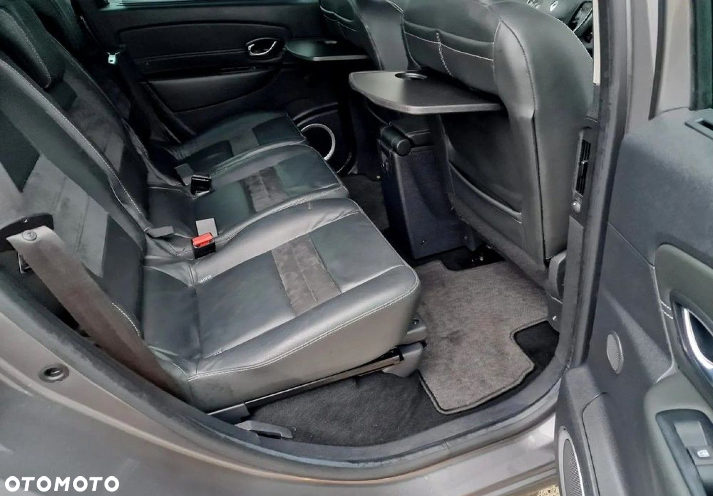 Renault Grand Scenic - 25