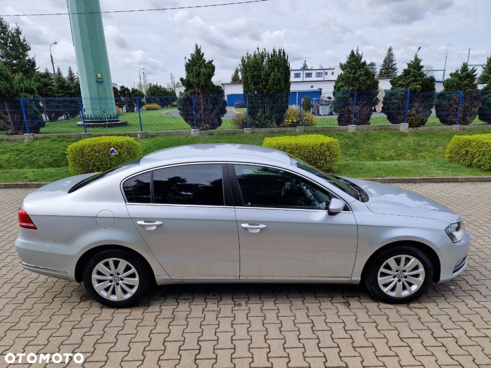 Volkswagen Passat - 8