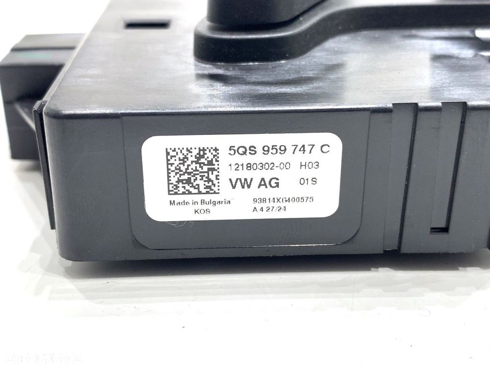 PRZEŁĄCZNIK FOTELA LEWY - 147.00 PLN - SKODA SUPERB IV 2023 - 2.0 TSI 195 kW [265 KM] benzyna 2023 - 4