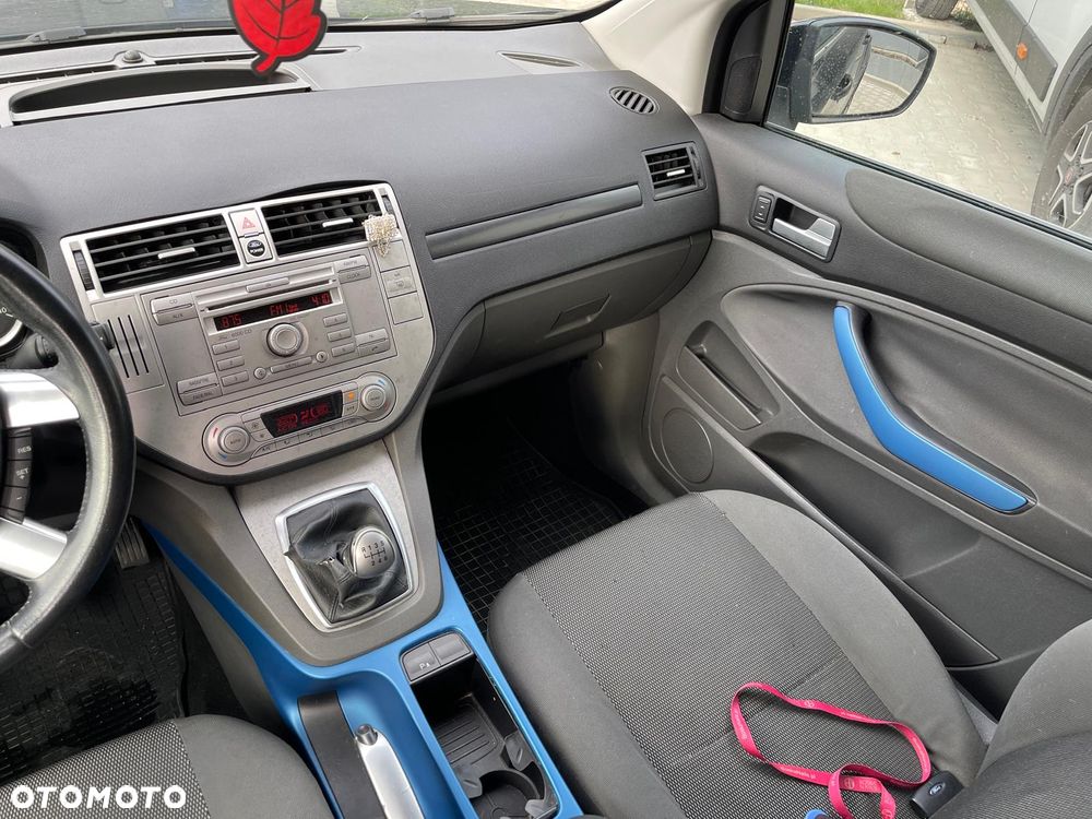 Ford Kuga - 12