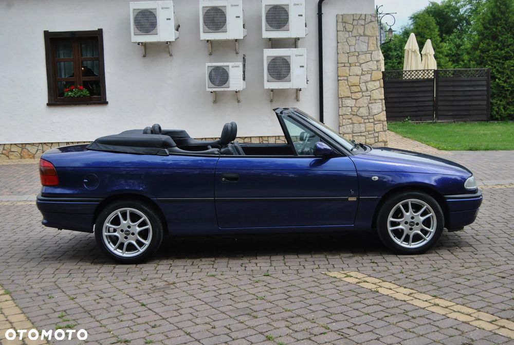 Opel Astra 1.8 Bertone - 21