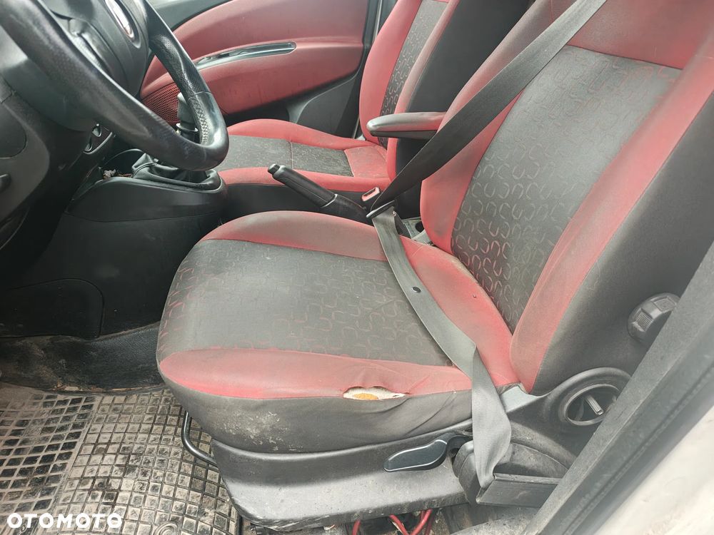 Fiat DOBLO - 11