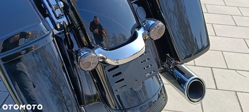 Harley-Davidson Touring Street Glide - 28