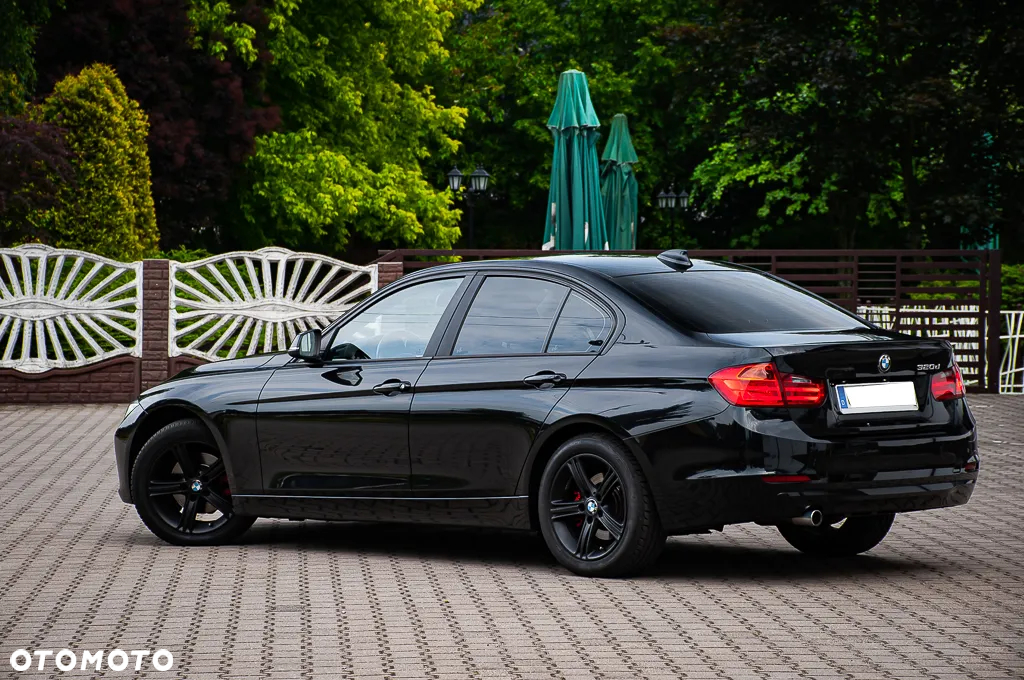 BMW Seria 3 320d Sport Line - 15