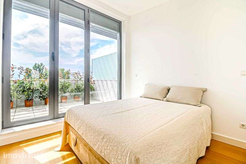 Apartamento T1+1 duplex com terraço privado e vista desafogada - Grande imagem: 2/12