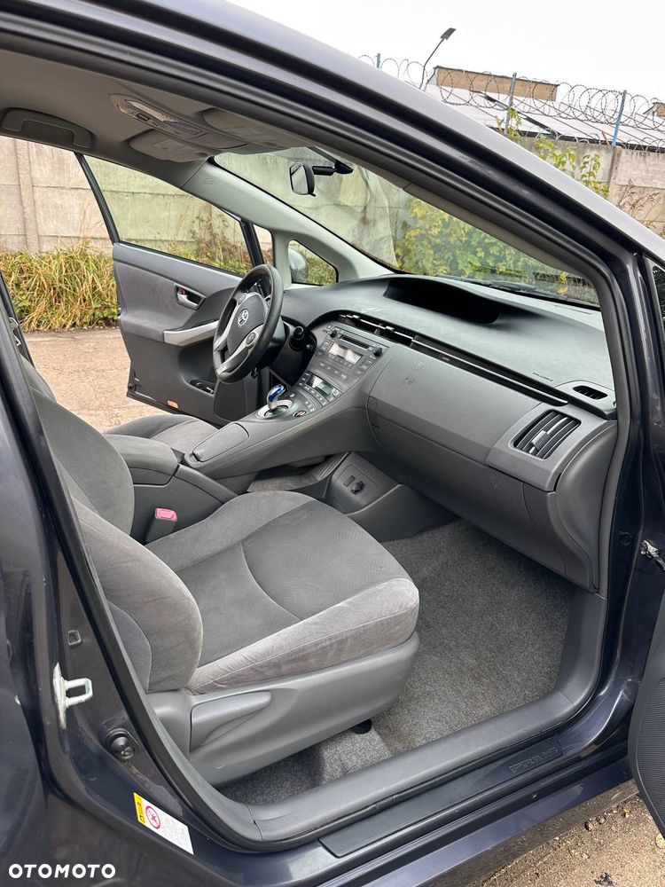 Toyota Prius 1.8 HSD Active - 16