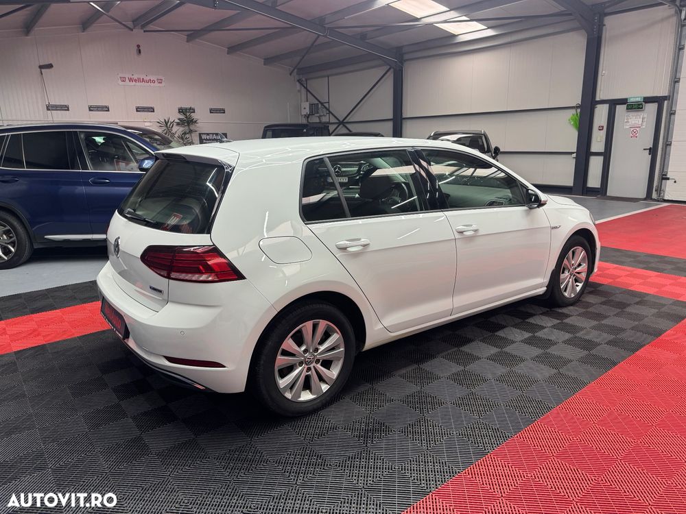 Volkswagen Golf 1.5 TGI BlueMotion DSG Trendline - 5