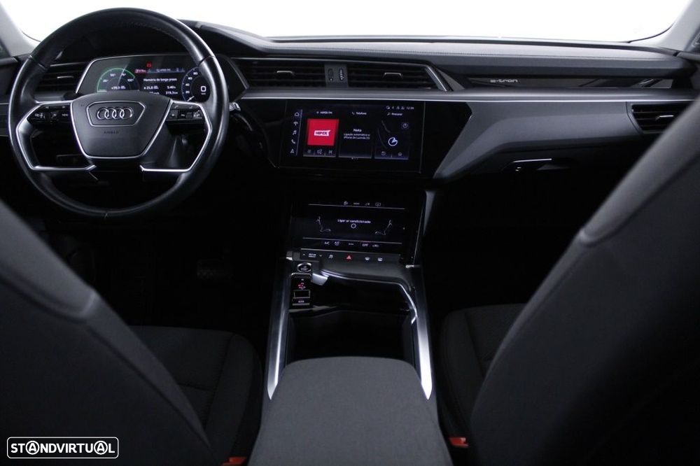 Audi Q8 e-Tron 55 quattro Advanced - 17