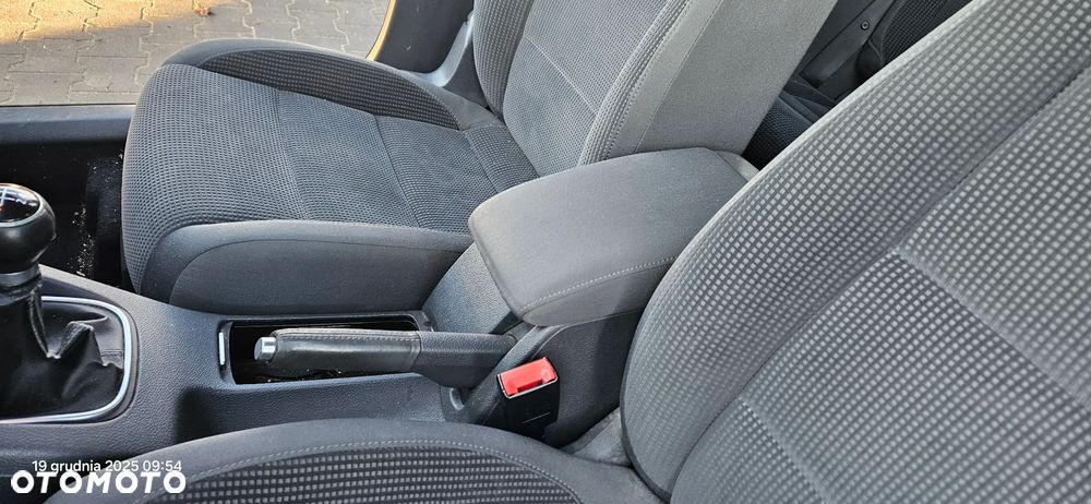 Fotel kierowcy pasażera kanapa tylna Isofix fotele podgrzewane VW Golf 5 V kombi 2008r - 4