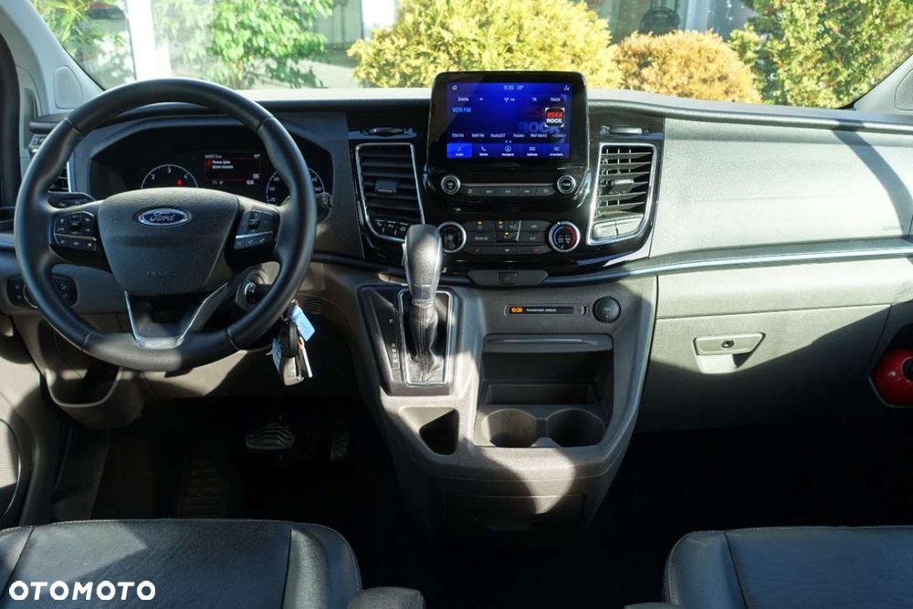 Ford Tourneo Custom - 12