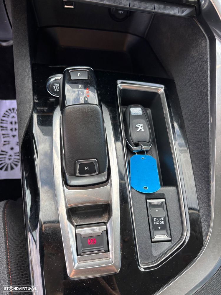 Peugeot 3008 1.5 BlueHDi Allure Pack EAT8 - 19