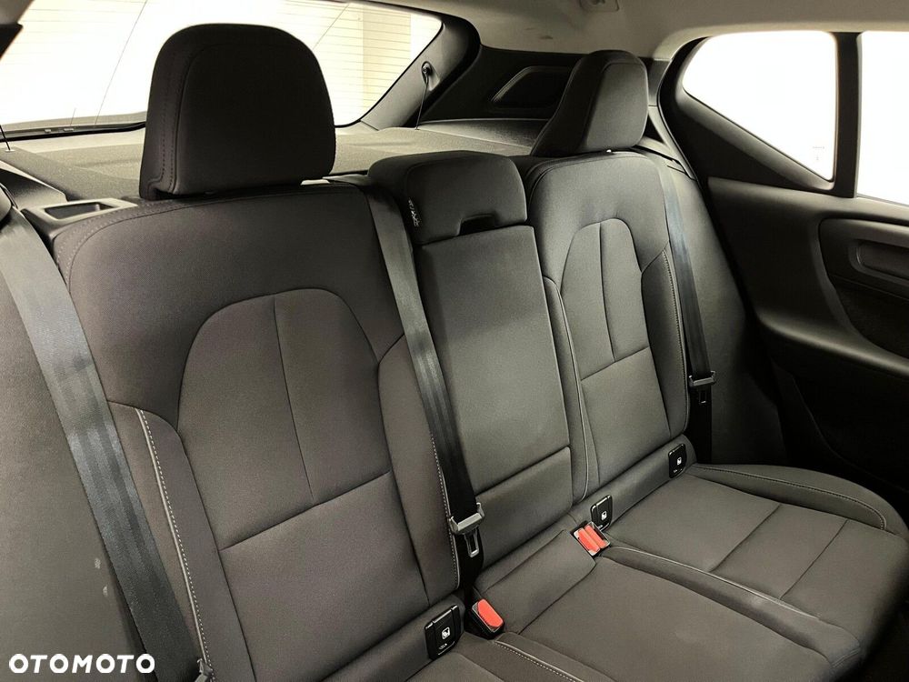 Volvo XC 40 T3 Momentum - 34