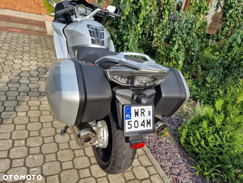 Yamaha FJR - 18