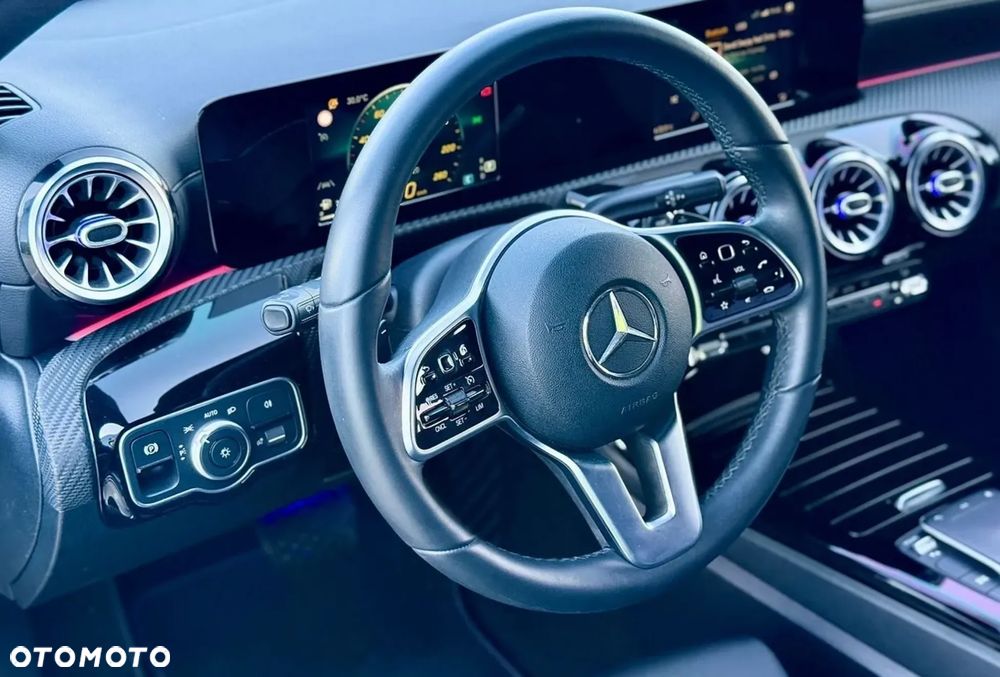 Mercedes-Benz Klasa A 220 4-Matic AMG Line - 16