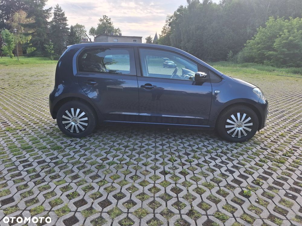 Volkswagen up! United - 23
