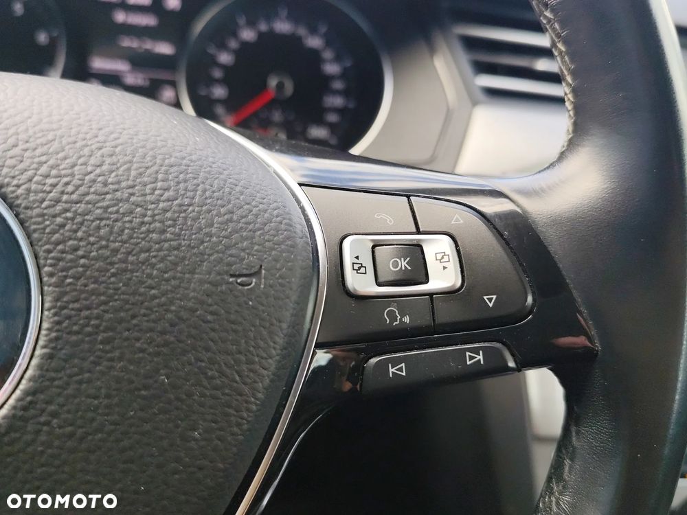 Volkswagen Passat 1.4 TSI BMT Trendline - 8