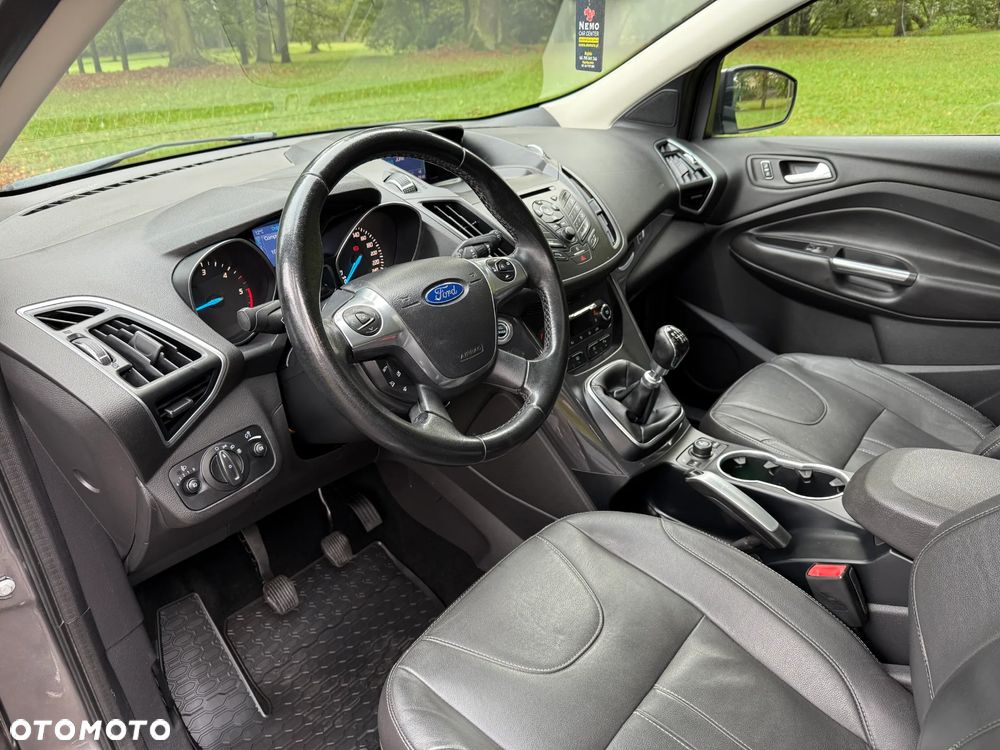 Ford Kuga 2.0 TDCi 2x4 Titanium - 14