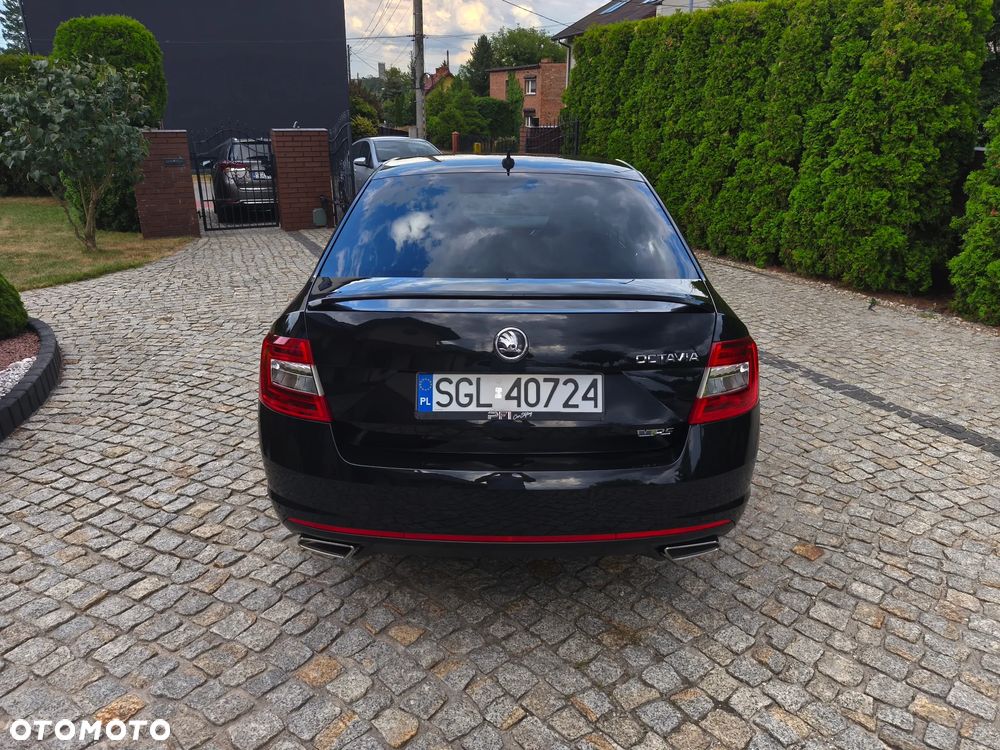 Skoda Octavia 2.0 TDI DSG RS - 12