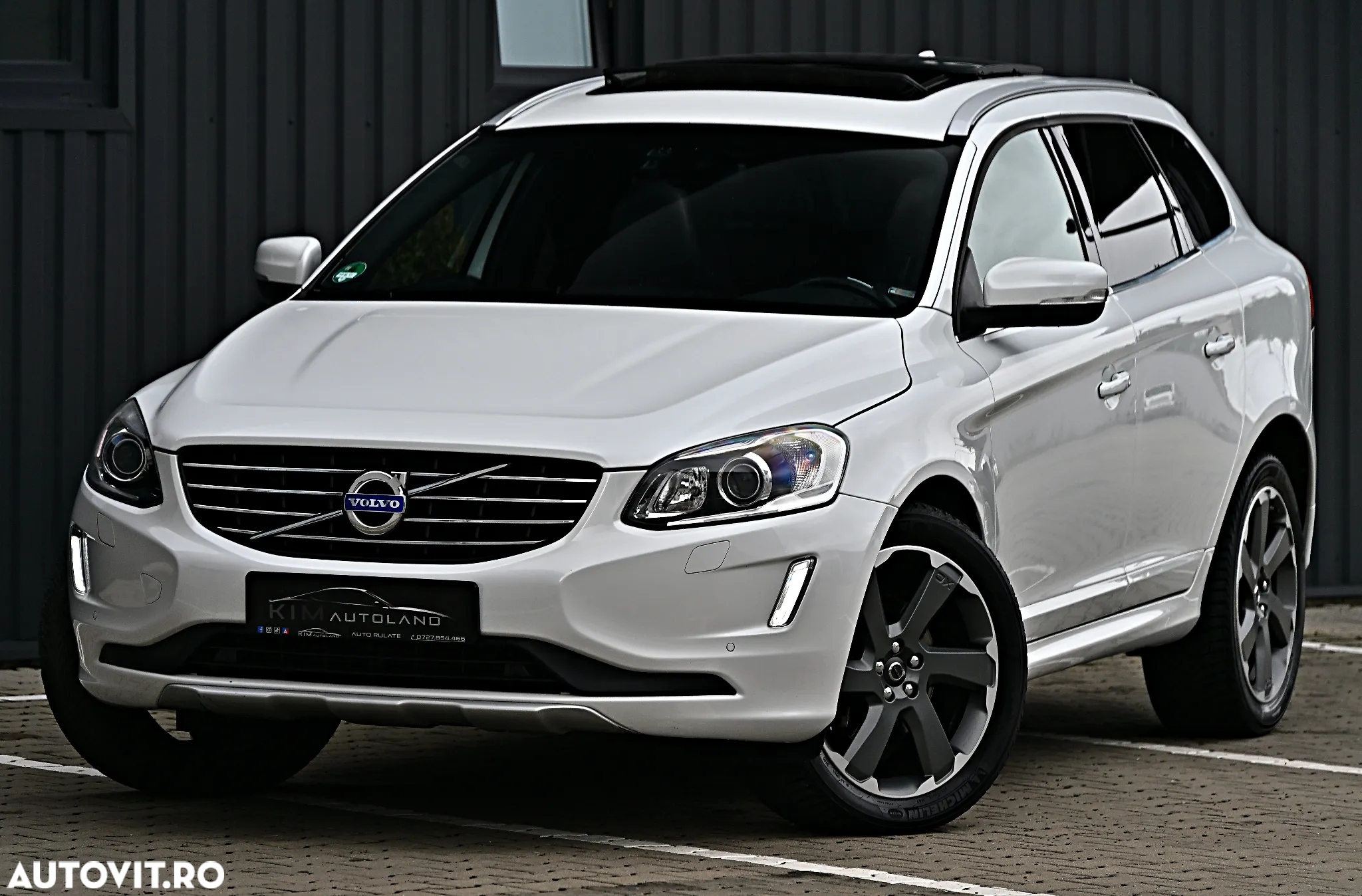 Volvo XC 60 D4 AWD Geartronic Ocean Race - 25