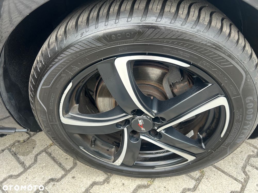 Opel Astra 1.6 Turbo - 26