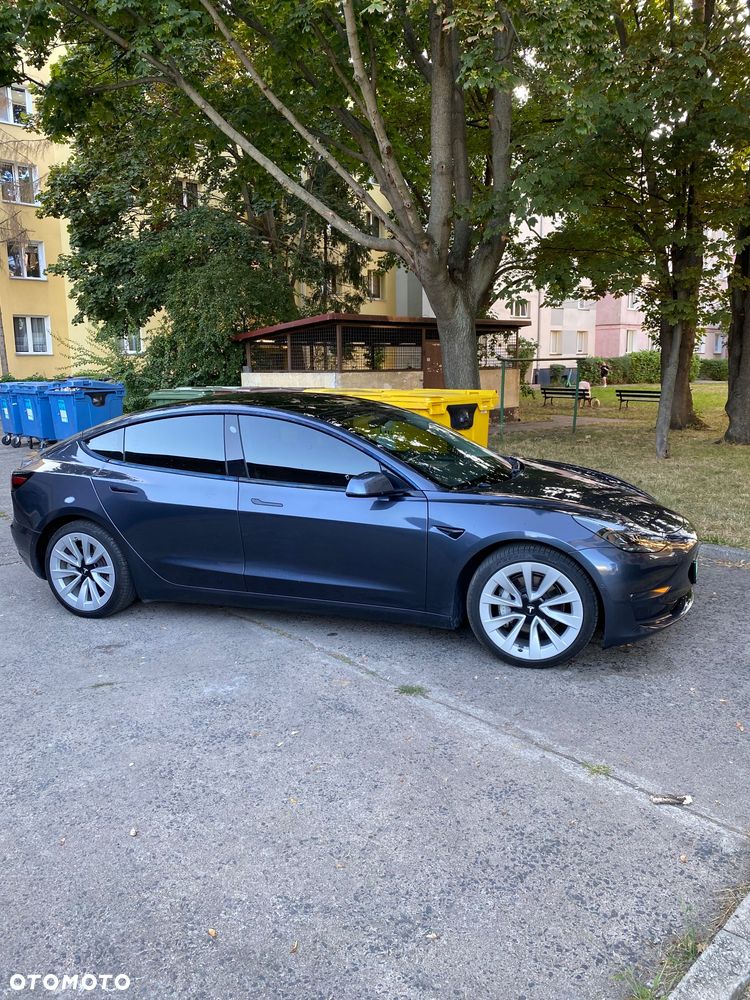 Tesla Model 3 - 5