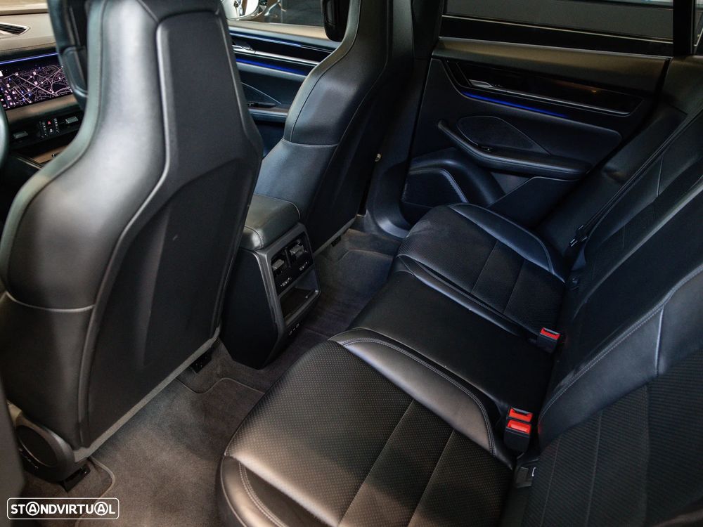 Porsche Macan Electric - 25