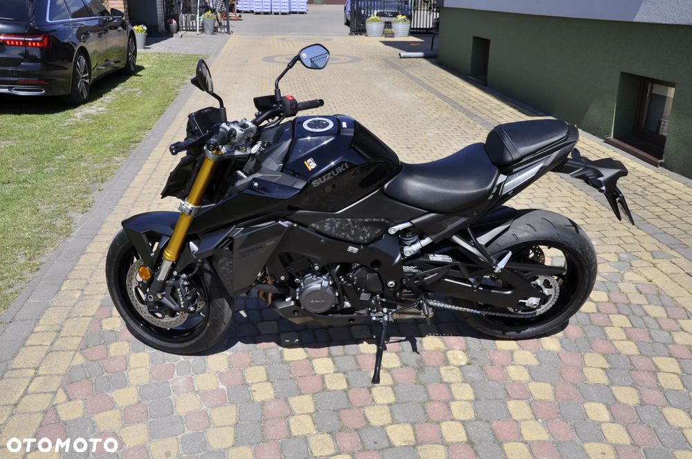 Suzuki GSX 1000 - 7