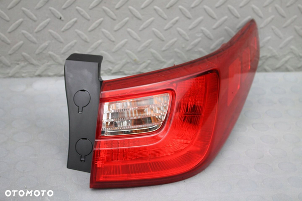 LAMPA W BŁOTNIK PRAWY TYŁ PRAWA TYLNA KIA OPTIMA IV KOMBI 15-20