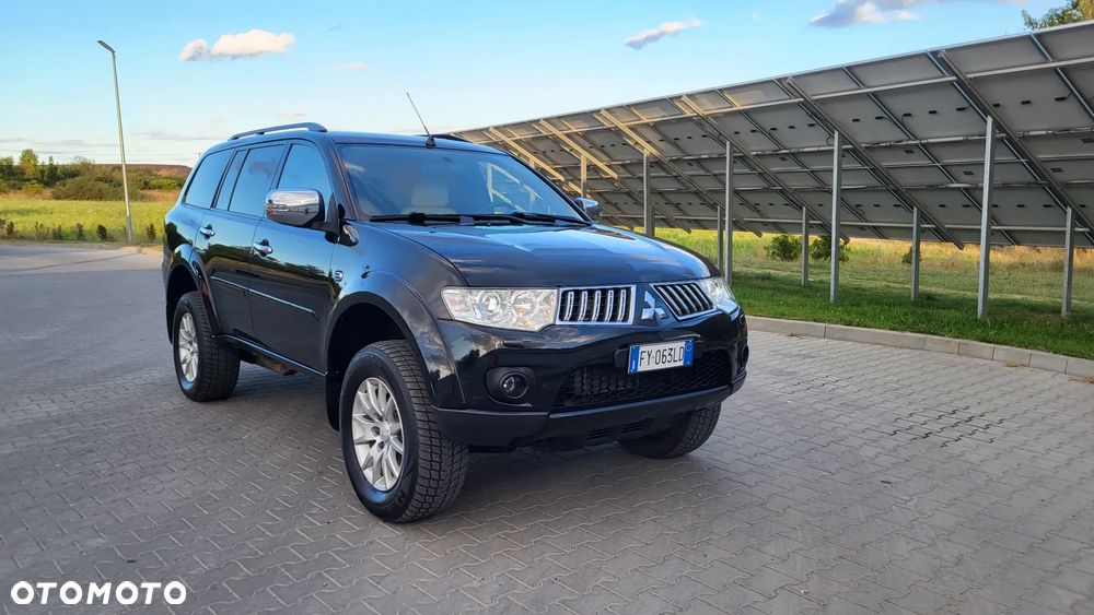 Mitsubishi Pajero Sport 2.5 DID Intense + - 15