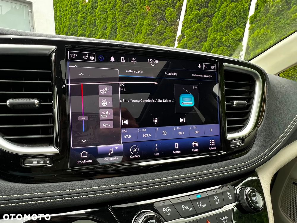 Chrysler Pacifica - 9