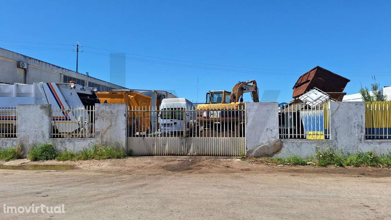 Lote de Terreno Industrial Murado e Pavimentado – Alhos Vedros - Grande imagem: 2/5