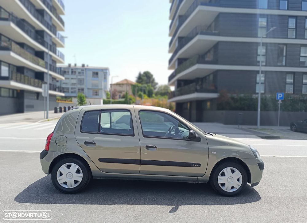 Renault Clio 1.2 16V SE Extreme Quickshift - 11