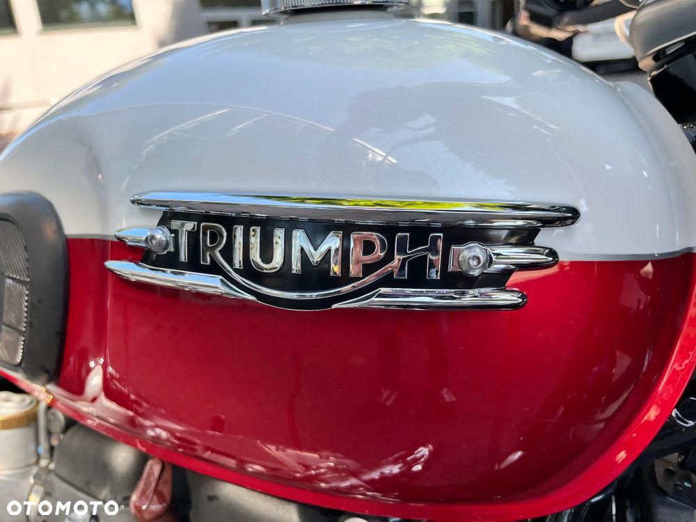 Triumph Bonneville - 3